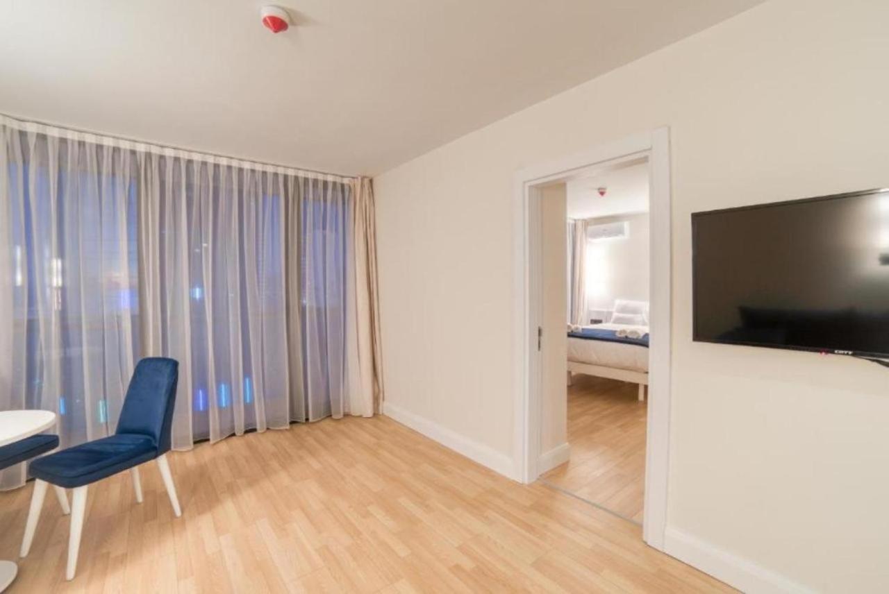 Lux Apartaments Batumi Eksteriør billede