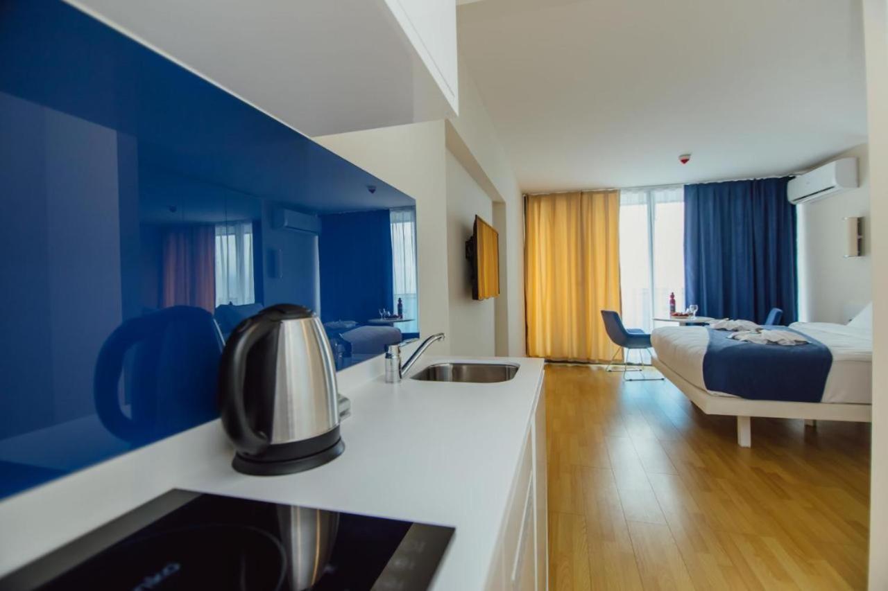 Lux Apartaments Batumi Eksteriør billede