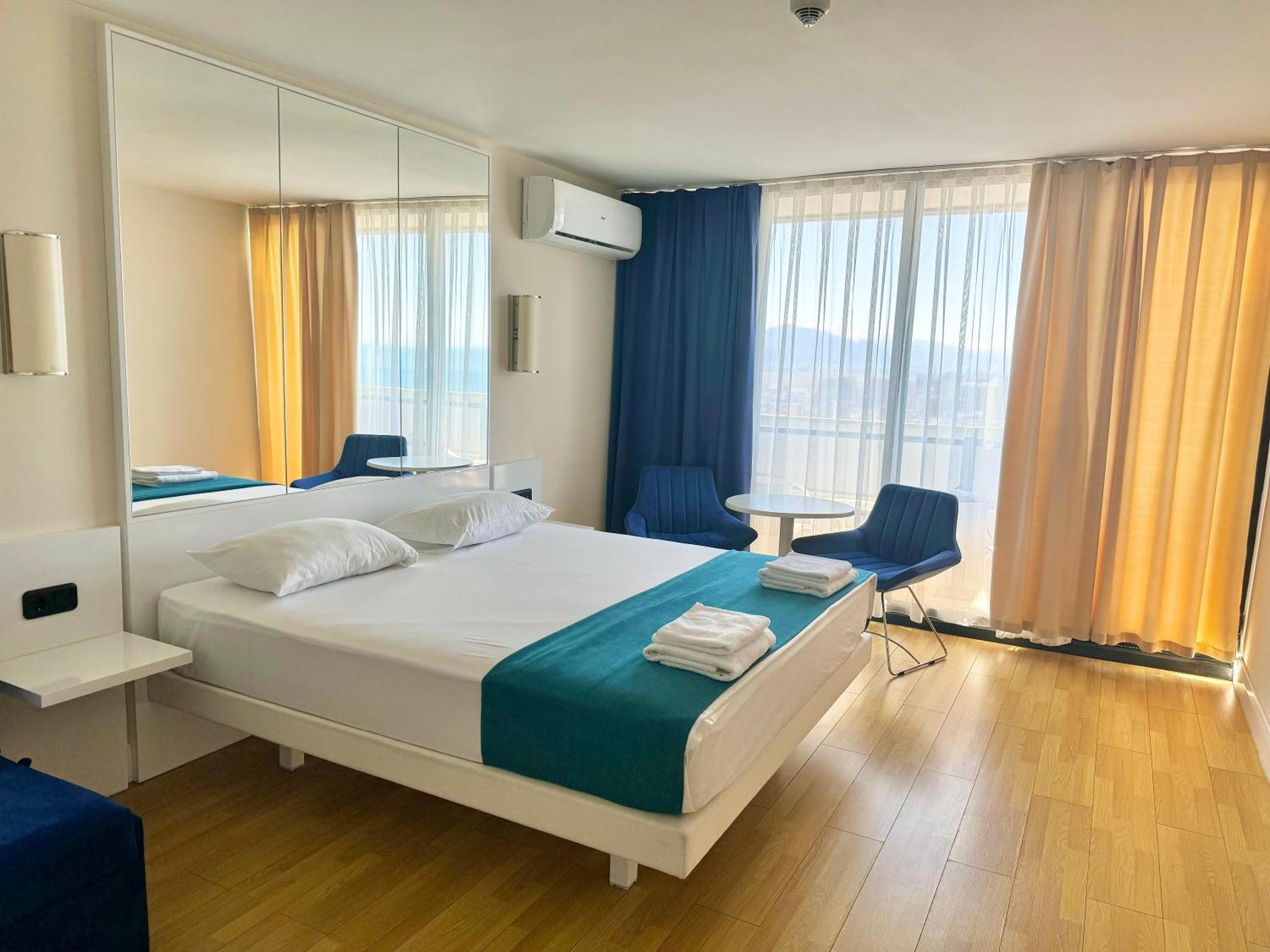 Lux Apartaments Batumi Eksteriør billede
