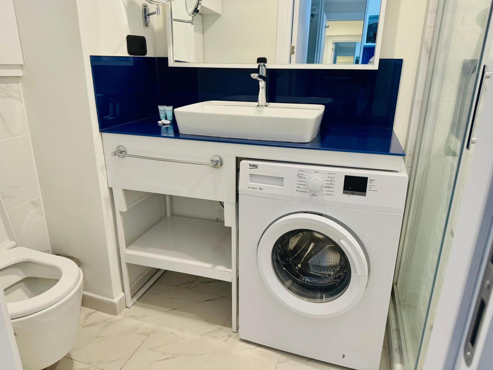 Lux Apartaments Batumi Eksteriør billede