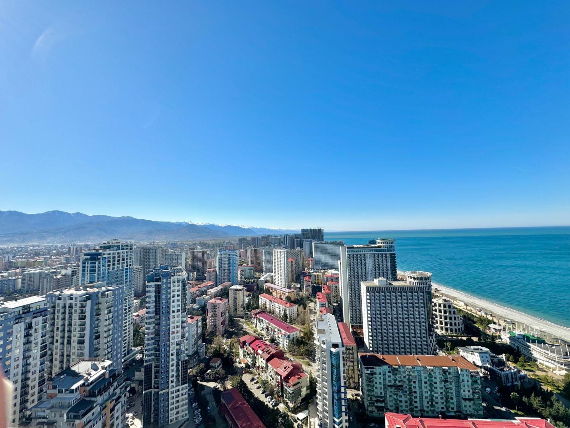 Lux Apartaments Batumi Eksteriør billede