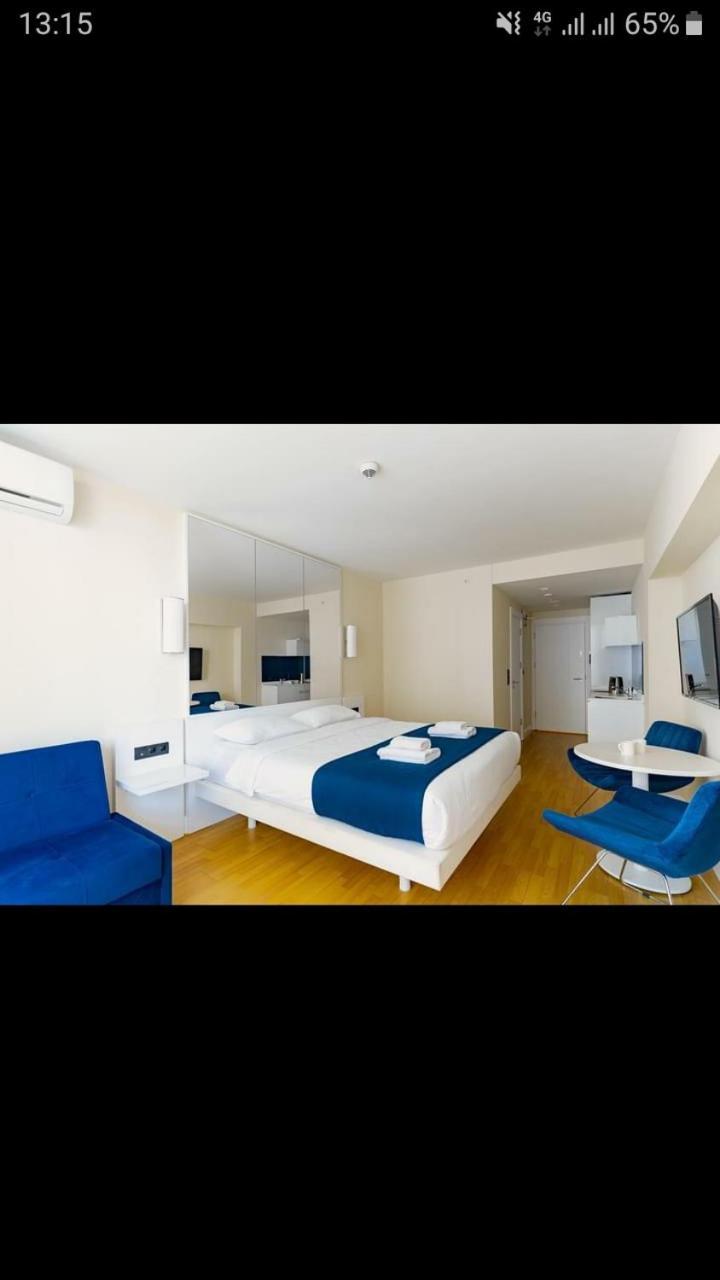 Lux Apartaments Batumi Værelse billede